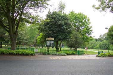 Mesnes Park Entrance