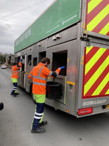 Recycling wagon and crew