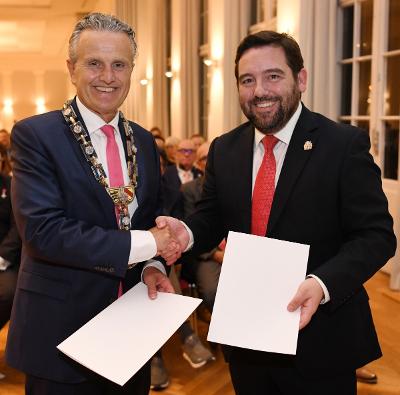 Signing of the memorandum of understanding by council leader Cllr David Baines and Dr \frank Nopper, Mayor of Stuttgart